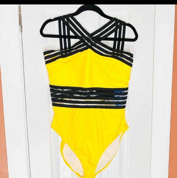 Yellow Hilor swimsuit - Picture 2 of 10